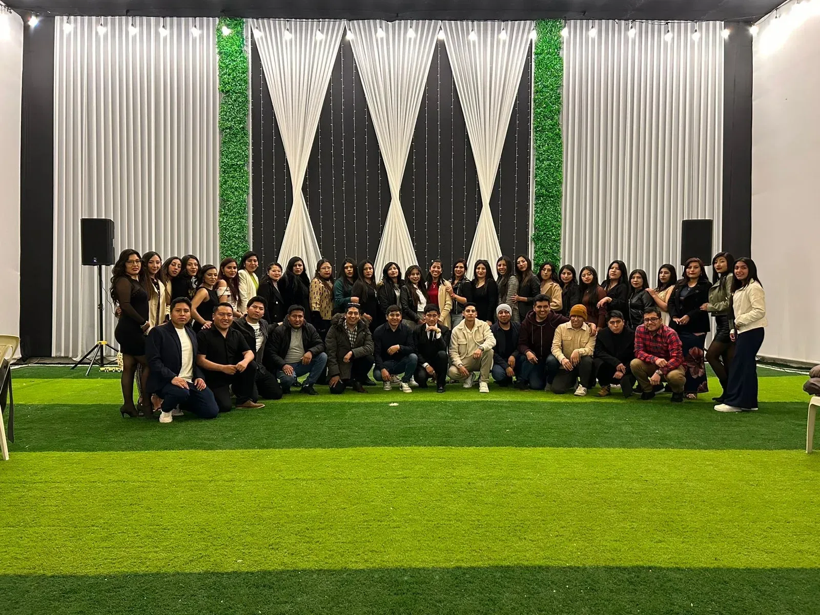 Equipo de Contacta reunido durante un encuentro de colaboradores