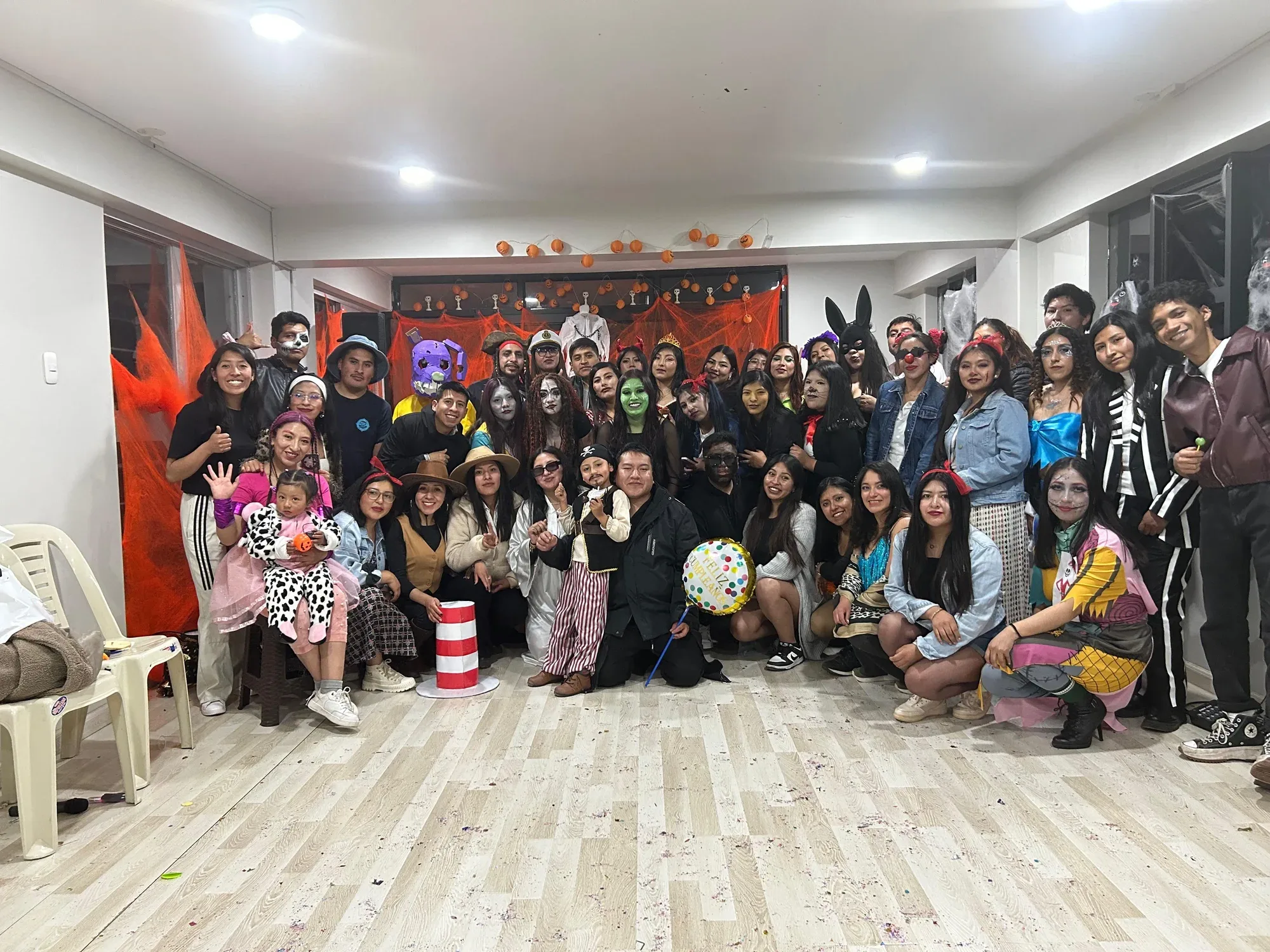 Colaboradores de Contacta participando en una actividad temática