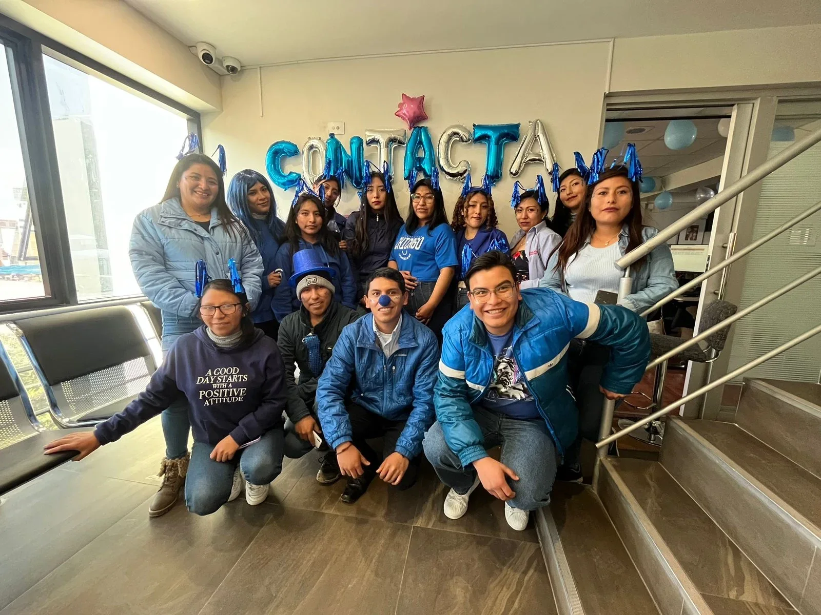 Equipo de Contacta reunido en una actividad interna